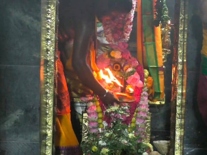 Karur Andankovil Kasi Viswanathan Temple Maha Shivaratri festival tnn ஸ்ரீ காசி விசாலாட்சி உடனுறை காசி விஸ்வநாதர் ஆலயத்தில் மகா சிவராத்திரி