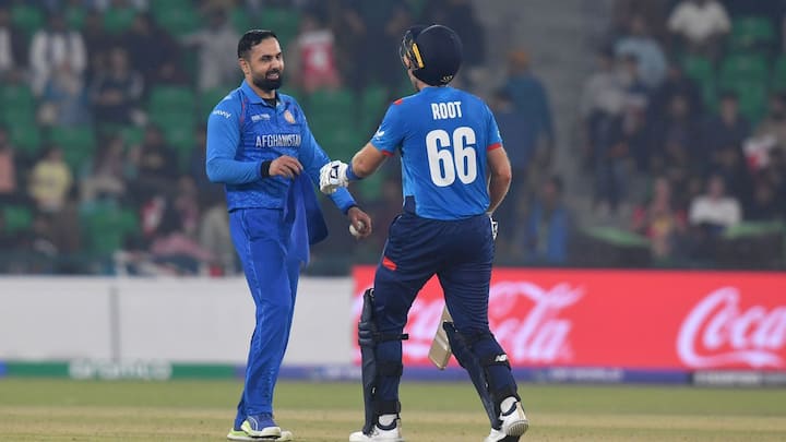 আফগানিস্তানের ম্যাচ বাকি অস্ট্রেলিয়ার সঙ্গে। সেই ম্যাচে তারা জিতলে সেমিফাইনালের টিকিট পাকা। সেক্ষেত্রে দক্ষিণ আফ্রিকা ও আফগানিস্তান যাবে শেষ চারে। তবে দক্ষিণ আফ্রিকাকেও শেষ ম্যাচে জিততে হবে।