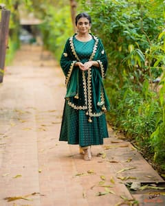 Jui Gadkari:  ठरलं तर मग मालिकेतील अभिनेत्री जुई गडकरीचा मनमोहक अंदाज; पाहा फोटो!