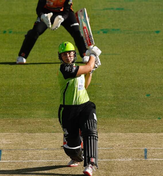 उनकी जगह टीम में शामिल 21 साल की युवा बल्लेबाज जॉर्जिया का WBBL 2024-25 में शानादार प्रदर्शन रहा था. वह सिडनी थंडर के लिए सबसे ज्यादा रन बनाने वाली दूसरी खिलाड़ी थी. उन्होंने इस दौरान 144 की स्ट्राइक रेट से 330 रन बनाए थे.