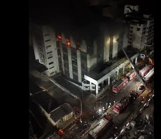 Surat Fire: ટેક્સટાઇલ માર્કેટમાં ભીષણ આગથી કરોડોના નુકસાને વેપારીઓને રોવડાવ્યાં, 24 કલાક બાદ આવી કાબૂમાં