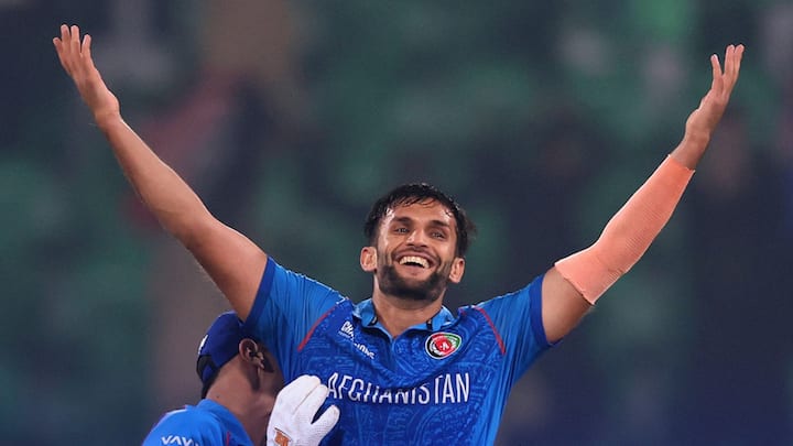 আফগানিস্তানের কাছে হেরে গেলেও অস্ট্রেলিয়া শেষ চারে চলে যেতে পারে। যদি দক্ষিণ আফ্রিকা শেষ ম্যাচে ইংল্যান্ডের কাছে হেরে যায়। তবে সেক্ষেত্রে অস্ট্রেলিয়ার নেট রান রেট প্রোটিয়াদের থেকে বেশি হতে হবে।