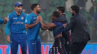 AFG vs ENG: अफगानिस्तान की जीत के बाद ग्राउंड के अंदर पहुंच गया फैन, जमकर किया हंगामा