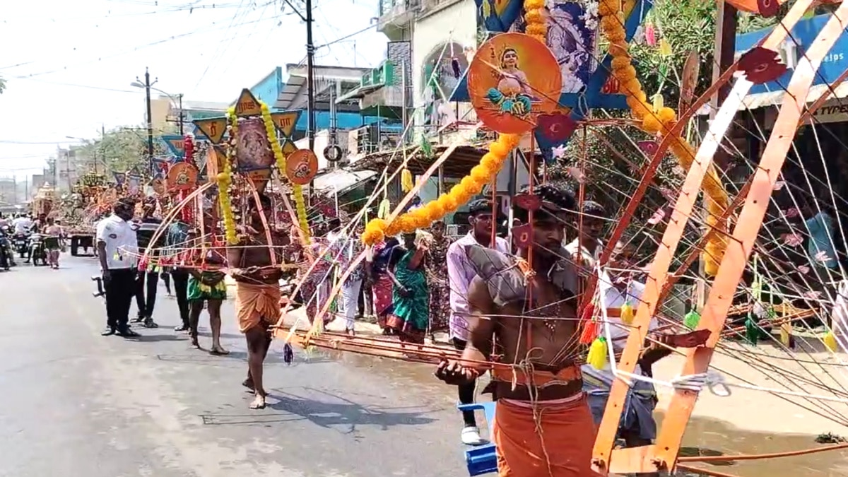 Shivaratri 2025: மயிலாடுதுறையில் பனிக்கட்டி சிவலிங்கம், பழமை வாய்ந்த கோயில்களில் விடிய விடிய மகாசிவராத்திரி விழா..!