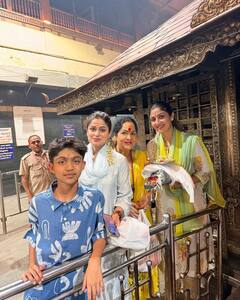 मांग में सिंदूर...बालों में गजरा, देसी लुक में दुर्गा परमेश्वरी मंदिर पहुंचीं शिल्पा शेट्टी, फैमिली संग लिया आशीर्वाद