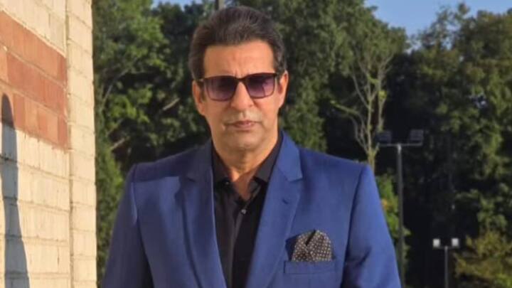 PAK vs BAN: पाकिस्तान क्रिकेट टीम चैंपियंस ट्रॉफी 2025 से बाहर हो गई है. टीम के पूर्व खिलाड़ी वसीम अकरम खराब परफॉर्मेंस को लेकर भड़क गए हैं.