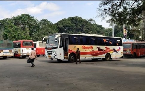 पुणे स्वारगेट बस स्थानकात बलात्काराची घटना ताजी असताना चोरीची मोठी घटना घडली.