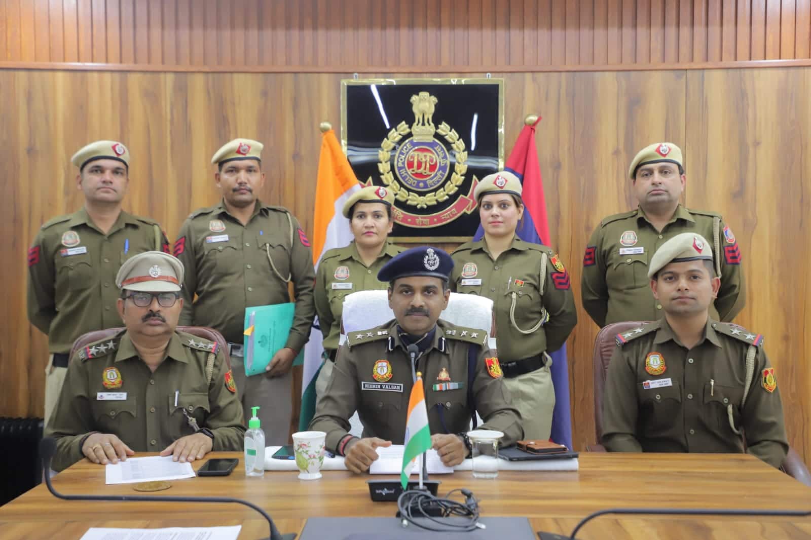 दिल्ली में मोबाइल टावर लगाने के नाम पर ठगी, हर महीने मोटी कमाई का लालच देकर फंसाता था गिरोह