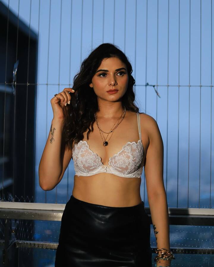 તેણે તાજેતરમાં ભારતીય પેવેલિયનમાં તેની વેબસિરીઝ 'ડાઇસ' સાથે કાન ફિલ્મ ફેસ્ટિવલમાં ભારતનું પ્રતિનિધિત્વ કર્યું હતું. સેજલે 2013માં પંજાબી ફિલ્મ 'વિયા 70Km' દ્વારા તેની એક્ટિંગ કરિયરની શરૂઆત કરી હતી.