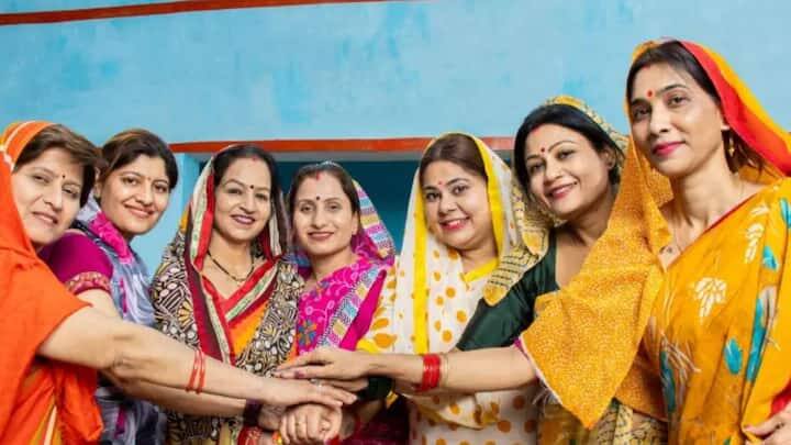 1. છૂટાછેડા લેવાનો અધિકાર: જો કોઈ મહિલા તેના લગ્નથી ખુશ નથી અથવા પતિ દ્વારા અત્યાચાર, બેવફાઈ, ક્રૂરતા કે શારીરિક અને માનસિક ત્રાસનો ભોગ બને છે, તો તેને છૂટાછેડા લેવાનો અધિકાર છે. હિન્દુ મેરેજ એક્ટ 1955ની કલમ 13 હેઠળ, મહિલા પોતાની મરજીથી પતિને છૂટાછેડા આપી શકે છે અને આ માટે પતિની સંમતિ જરૂરી નથી. એટલું જ નહીં, કલમ 125 હેઠળ તે ભરણપોષણની પણ માંગણી કરી શકે છે, ખાસ કરીને જ્યારે પતિની આવક વધારે હોય.