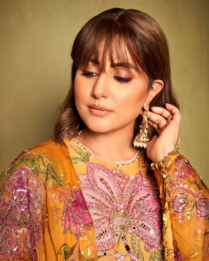 ज्या मध्ये ती तिचा बॉयफ्रेंड रॉकी सोबत दिसत आहे.