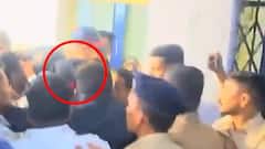 Dattatray Gade Arrested : मंगळवारी पहाटे गुन्हा घडला, बुधवारी उघडकीस आला, गुरुवारी ड्रोन अन् डॉगस्कॉडने दिवसभर तपास, शुक्रवारी अटक, 70 तासांमध्ये काय काय घडलं?