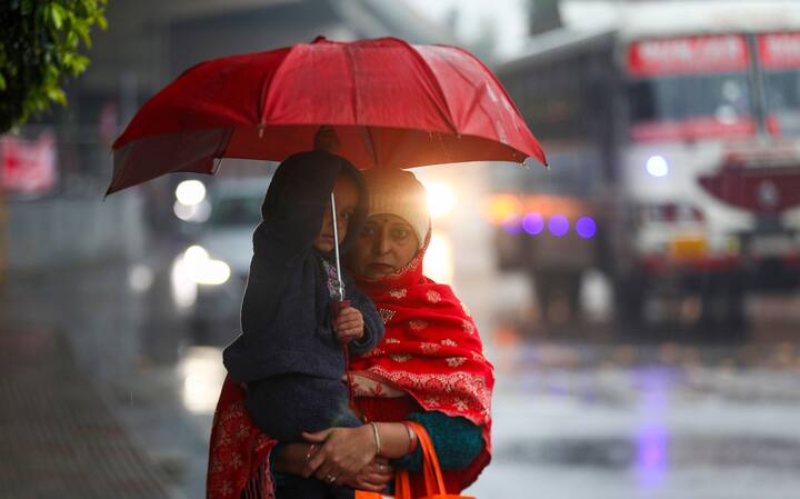 हालांकि मौसम विज्ञानियों ने चेतावनी दी है कि यह सुधार दिसंबर से क्षेत्र में लंबे समय से चल रहे सूखे की भरपाई के लिए पर्याप्त नहीं है. मौसम विभाग ने बताया कि 6 मार्च तक सामान्य से अधिक वर्षा होने की संभावना है, जो चल रही वर्षा की कमी को और कम कर सकता है.