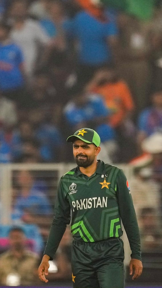 बाबर आजम की कितनी है सैलरी?