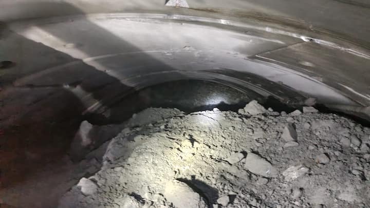 టన్నెల్ లో మట్టిని మొత్తం తొలగించాలంటే కొన్ని రోజుల సమయం పట్టే అవకాశం ఉందని సమాచారం. కానీ కార్మికుల జాడను తెలుసుకునేందుకు గ్రౌండ్ పెనిట్రేటింగ్ రాడార్ (GPR) టెక్నాలజీ ద్వారా నిపుణులు తీవ్రంగా యత్నిస్తున్నారు.