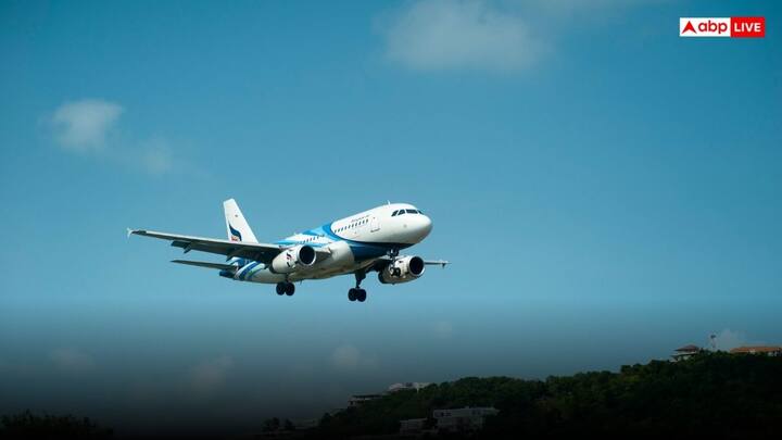 आप भारत में अमेरिकी दूतावास और वाणिज्य दूतावास से ईमेल के माध्यम से भी कॉन्टैक्ट कर सकते हैं. उनका ईमेल एड्रेस support-india@usvisascheduling.com है.