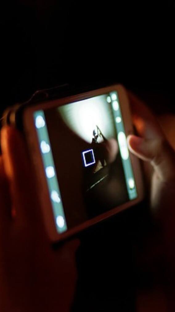 சமூக வலைதளங்களில் அதிக நேரம் Scroll செய்பவரா? இதைப் படிங்க!