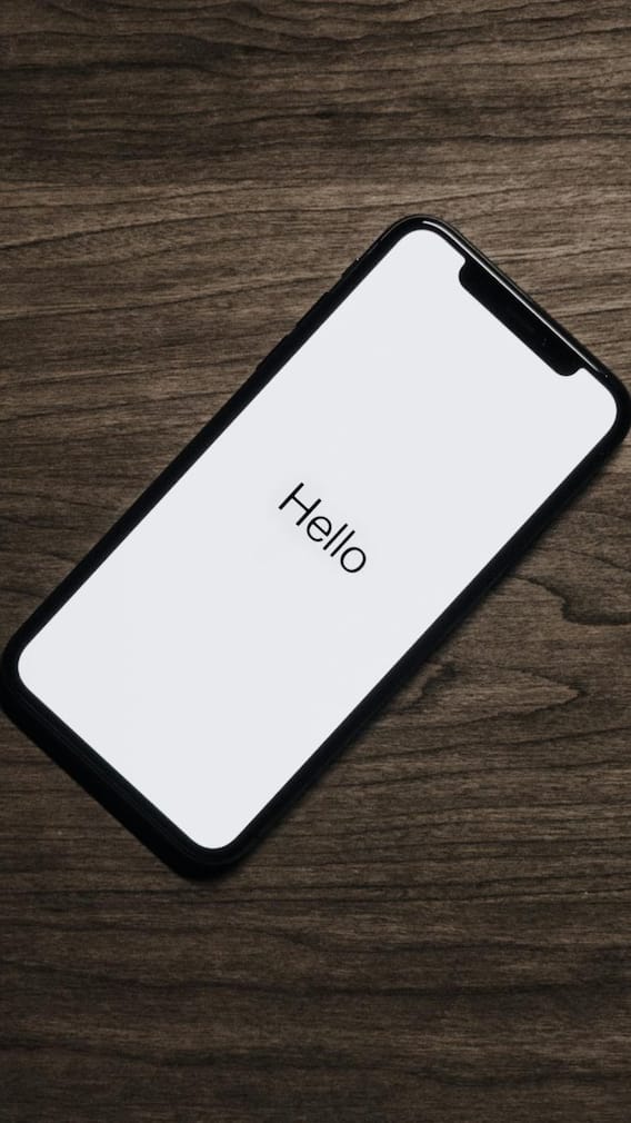 किसने खरीदा था दुनिया का पहला फोन?