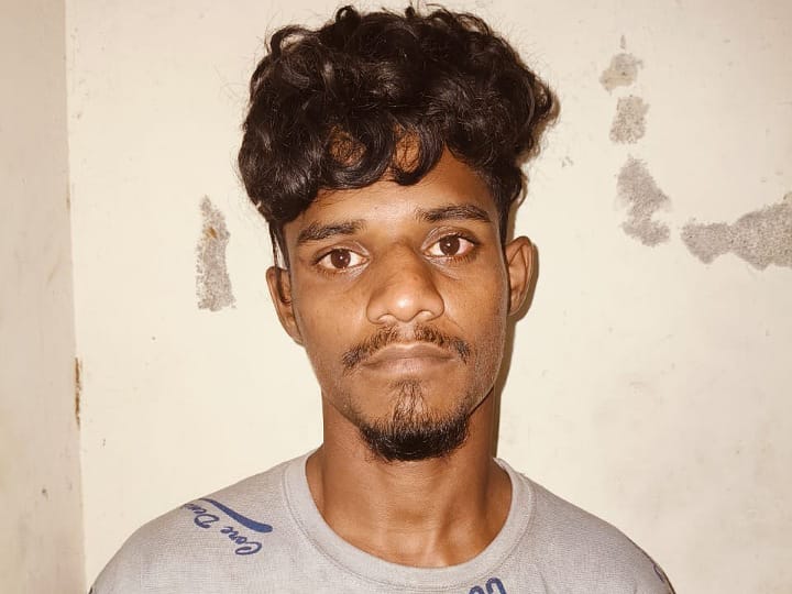 சேலத்தில் இருந்து கரூர் வழியாக மதுரை சென்ற பேருந்தில் கஞ்சா பறிமுதல்