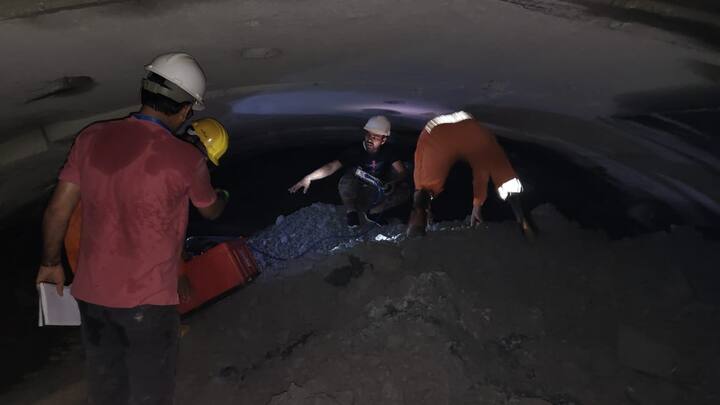 శుక్రవారం సాయంత్రం టన్నెల్లో చిక్కుకున్న 8 మంది చనిపోయారని, వారి మృతదేహాలను జీపీఆర్ పరికరం ద్వారా గుర్తించారని సైతం ప్రచారం జరిగింది. బురద కింద కొన్ని అడుగ లోతులో మృతదేహాలు ఉన్నట్లు గుర్తించగా.. తవ్వడానికి టైం పడుతుందని రెస్క్యూ టీమ్ చెప్పినట్లు వైరల్ అయింది.