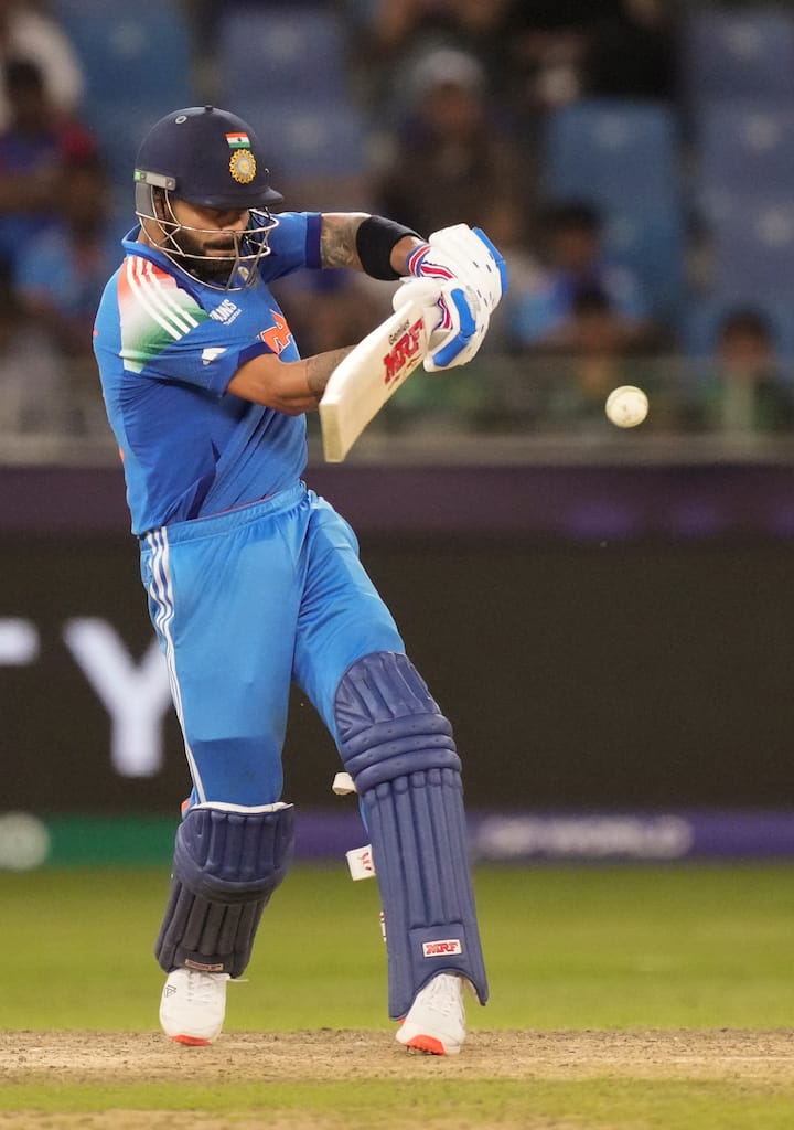 न्यूजीलैंड के खिलाफ अब तक चार खिलाड़ियों ने 3000 या उससे ज्यादा इंटरनेशनल रन बनाए हैं. जहां सचिन 3345 रन बनाकर लिस्ट में नंबर एक पर हैं. इसके बाद रिकी पोंटिंग ने 3145, जैक कालिस ने 3071 और जो रूट ने 3068 रन बनाए हैं.