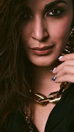 आंखों में काजल, होठोंपर लाली...ब्लॅक लूकमध्ये कियारा अडवाणी!