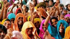 महिलाओं के लिए किसी तोहफे से कम नहीं हैं ये योजनाएं, हर महीने होती है कमाई