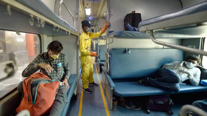 बता दें जो यात्री वेटिंग टिकट लेकर एसी कोच में सफर करेंगे. उन्हें 440 रुपए तक का जुर्माना तो इसके साथ ही जहां से ट्रेन शुरू हुई है. वहां से लेकर अगले स्टेशन तक का किराया भी चुकाना होगा. इसके अलावा स्लीपर कोच में सफर करने पर 250 रुपए तक का जुर्माना और अगले स्टेशन तक का किराया देना होगा.