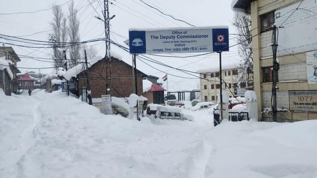 Himachal Pradesh Weather Keylong Lowest Temperature Minus 6.9 Degrees Recorded Chamba And Mandi Una Cold Wave ann Himachal Weather: हिमाचल के केलांग में दर्ज हुआ सबसे कम माइनस 6.9 डिग्री तापमान, मैदानी इलाकों में भी चल रही शीतलहर