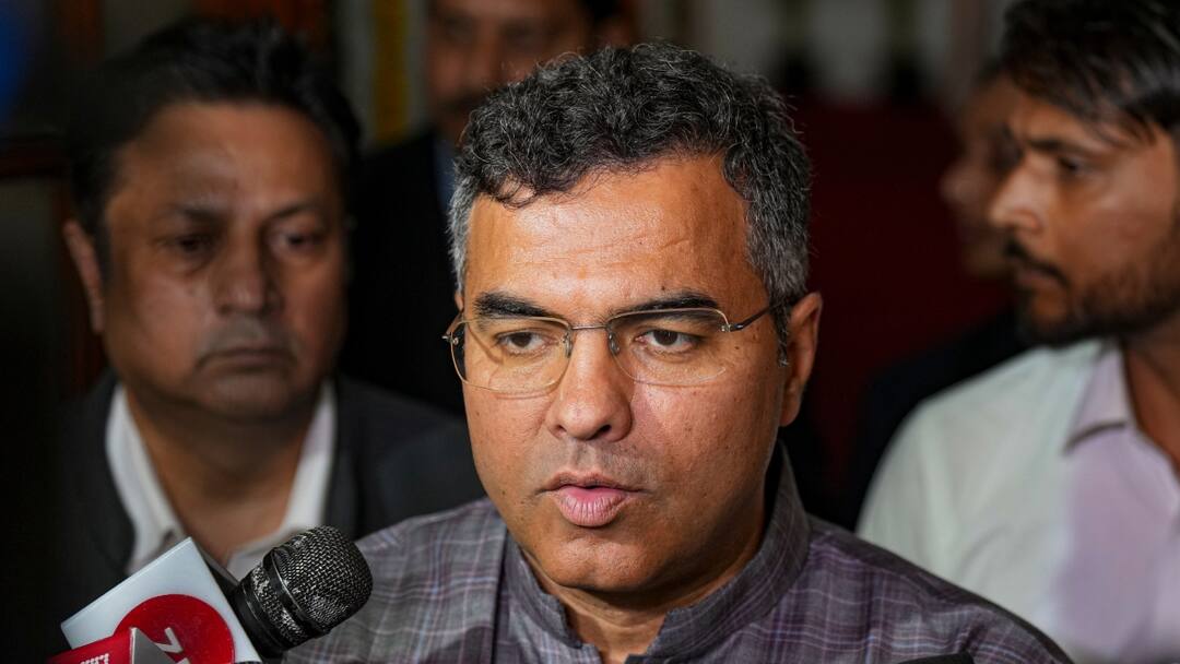 Minister Parvesh Sahib singh targetted AAP said Arvind Kejriwal halt Delhi development ann Delhi News: प्रवेश वर्मा ने AAP पर साधा निशाना, कहा- 'अरविंद केजरीवाल ने दिल्ली में...'