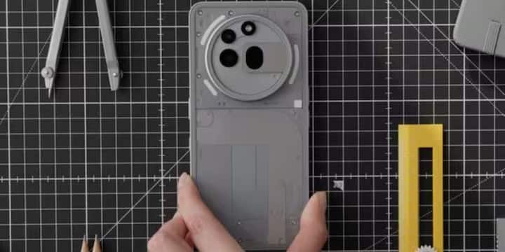 साथ ही परफॉर्मेंस के लिए इसमें Qualcomm Snapdragon 7s Gen 3 प्रोसेसर होने की संभावना है. कैमरा सेटअप की बात करें तो इसमें 50MP के प्राइमरी कैमरा के साथ एक 50MP का टेलीफोटो लेंस (2X ऑप्टिकल जूम) और एक 8MP का अल्ट्रा-वाइड लेंस होगा.