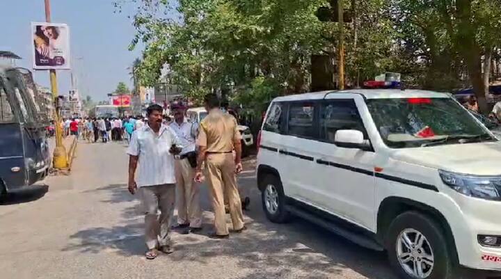 पोलिसांनी परिस्थिती नियंत्रणात आणण्यासाठी मोठा बंदोबस्त तैनात केला आणि वाहतूक पूर्ववत करण्याचे प्रयत्न सुरु असून आता परिस्थिती नियंत्रणात आहे.