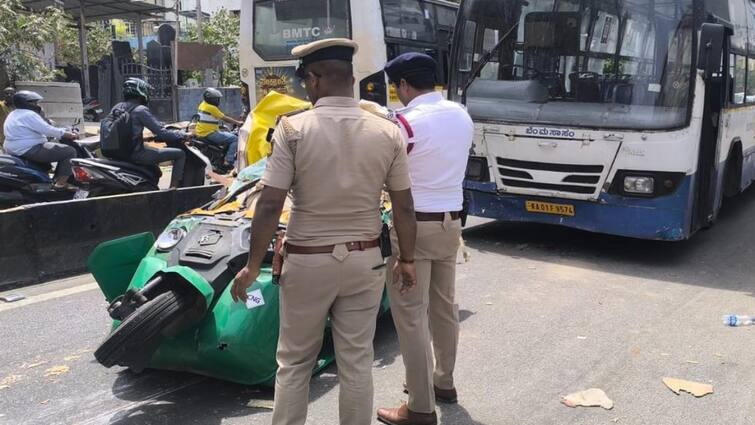 Bengaluru Auto-rickshaw trapped between two BMTC buses, driver and passenger killed அப்பளமாய் நொறுங்கிய ஆட்டோ.. முன்னும், பின்னும் வந்த எமன்! நடுரோட்டில் நடந்தது என்ன?