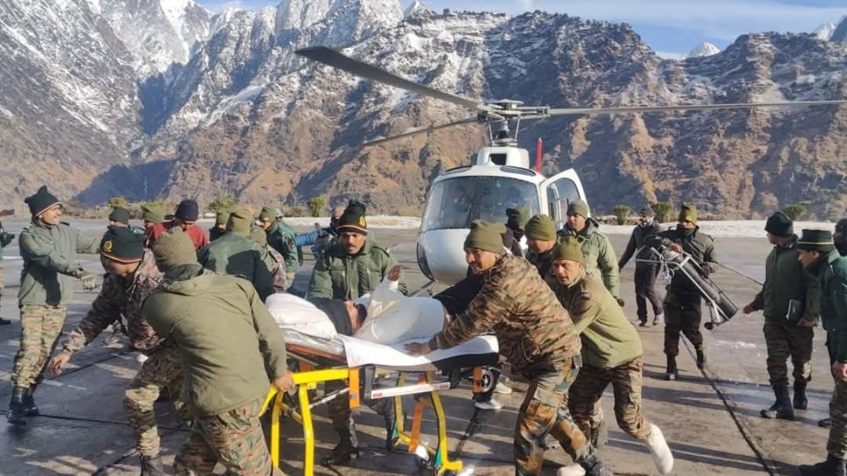 Chamoli Glacier Burst: 47 मजदूरों को बचाया गया, 8 की तलाश जारी, कई घायलों की हालत गंभीर, चल रहा इलाज