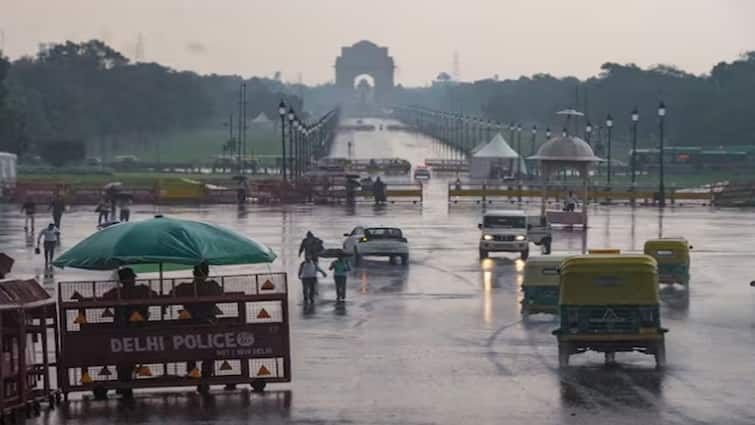 Strong Winds Likely In Delhi On Tuesday, AQI In 'Moderate' Category