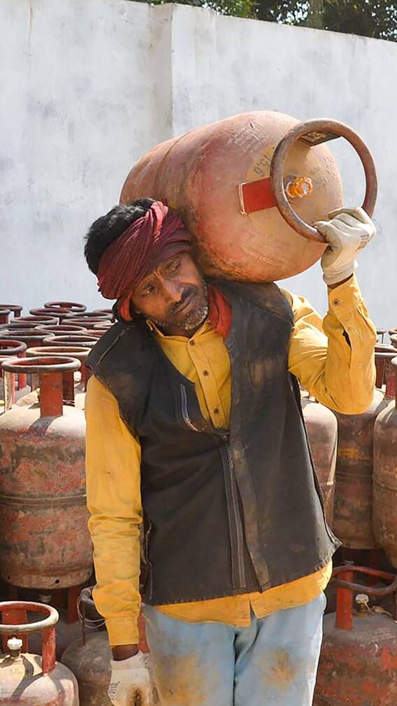 पाकिस्तान में कितने रुपये में मिलता है गैस सिलेंडर?