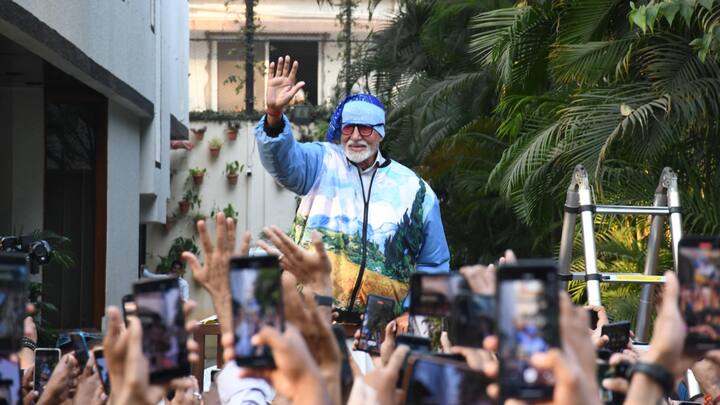 Superstar Amitabh Bachchan met and greeted fans outside his iconic residence named Jalsa in Mumbai.