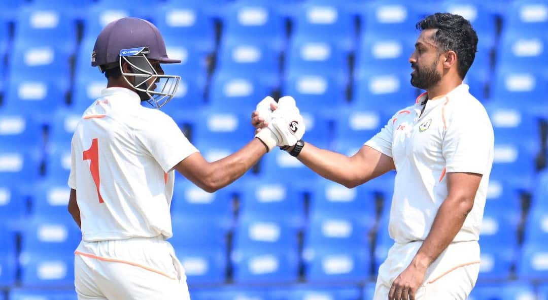 VID Vs KER Ranji Trophy 2025 Final Vidarbha won after 7 years Became Champions without losing a single match won third time marathi news Ranji Trophy 2024-25: विदर्भाने 7 वर्षांनी जिंकली रणजी ट्रॉफी! एकही सामना न गमावता बनले 'चॅम्पियन', ट्रॉफीवर तिसऱ्यांदा कोरले नाव