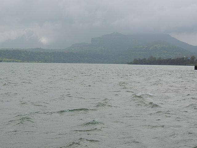 कोकण व मुंबई भागातील धरणांमध्ये 62.47% पाणीसाठा असल्याचं जलसंपदा विभागाने नोंदवले .