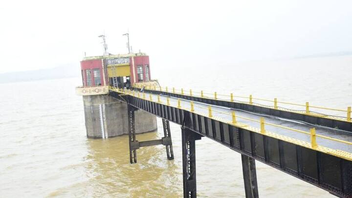 पुणे विभागात 58.98% उपयुक्त पाण्यासाठी राहिलाय .तर नाशिक विभागात 58.77% पाणीसाठा शिल्लक आहे .