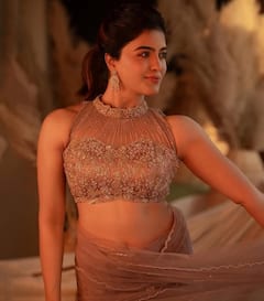 Amritha Aiyer: శారీ సింపిల్ గా ఉన్నప్పుడు బ్లౌజ్ డిజైన్ ఇలా ఉంటే అదిరిపోతుంది!
