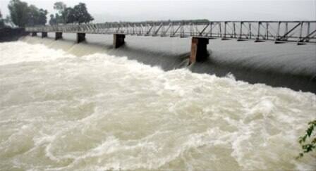 राज्यात कडाक्याचा उन्हाळा सुरू झाला असून  राज्यातील एकूण 6 विभागातील धरणसाठ्यात आज (2 मार्च) 58.20% पाणीसाठा शिल्लक असल्याचं जलसंपदा विभागाने सांगितलं .