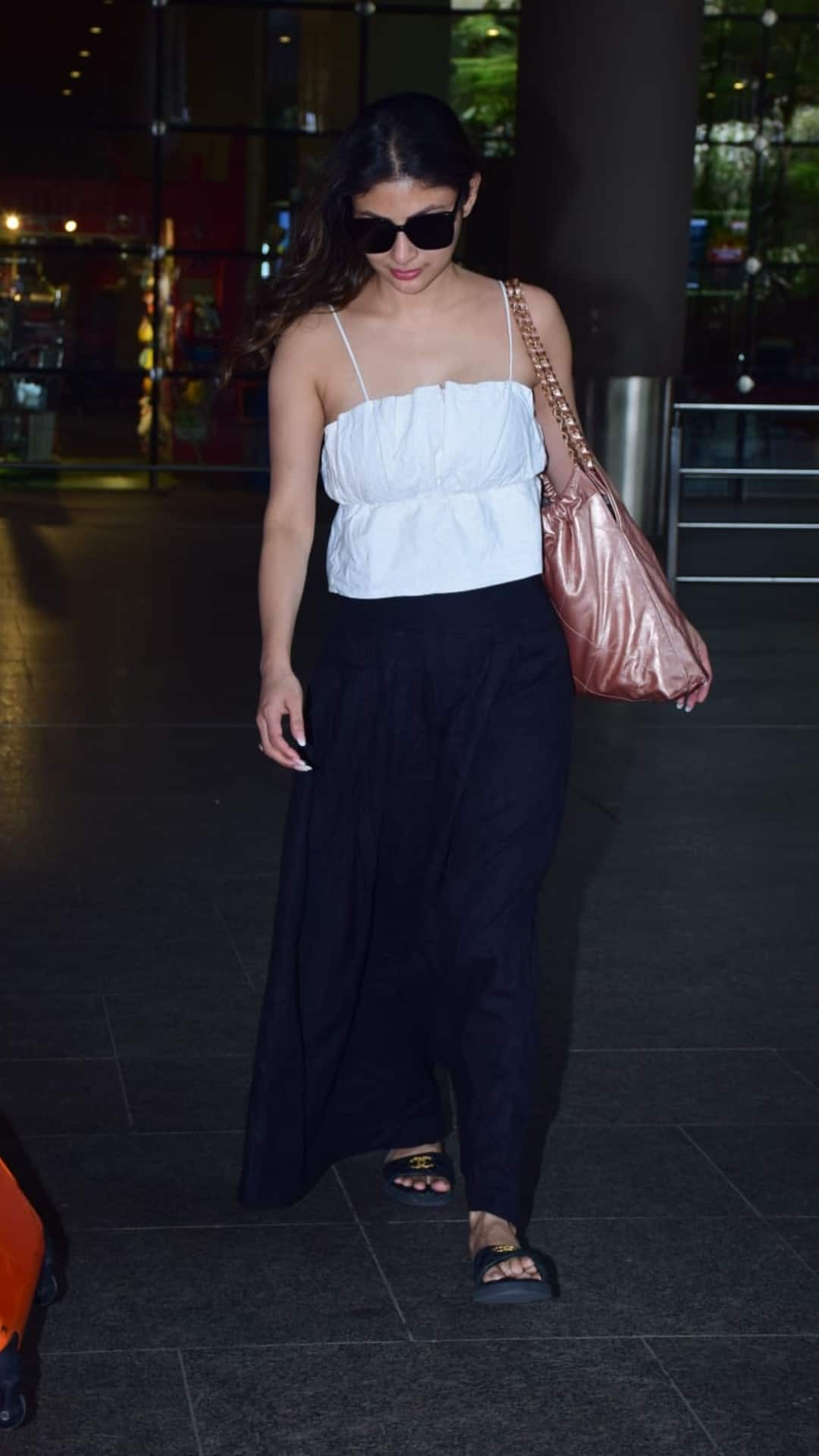 Mouni Roy Opts For A Chic & Comfy Airport Look, See Pics Mouni Roy Opts For A Chic & Comfy Airport Look, See Pics