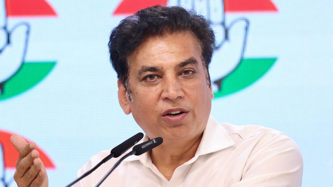 Delhi: 'अधिकारियों के जरिए चल रही दिल्ली सरकार', देवेंद्र यादव का BJP पर बड़ा आरोप Delhi Congress President Devendra Yadav makes allegation on BJP Said Rekha Gupta Government is running through officials ann Delhi: 'अधिकारियों के जरिए चल रही दिल्ली सरकार', देवेंद्र यादव का BJP पर बड़ा आरोप