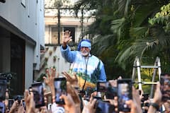 Amid Retirement Rumours, Megastar Amitabh Bachchan Greets Fans Outside His Residence, See Pics