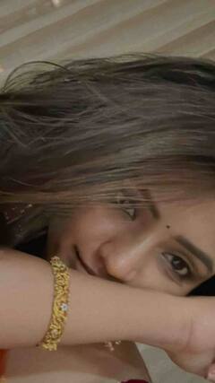 శారీ ఈజీగా ఎలా కట్టుకోవాలో ఈషా రెబ్బని చూడండి!