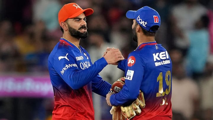 ভারতীয় ক্রিকেটারদের শুধুমাত্র কাউন্টি ক্রিকেটে খেলার অনুমতি রয়েছে। অন্য কোনও দেশের টি-২০ লিগে খেলতে গেলে অবসর নিতে হয়।