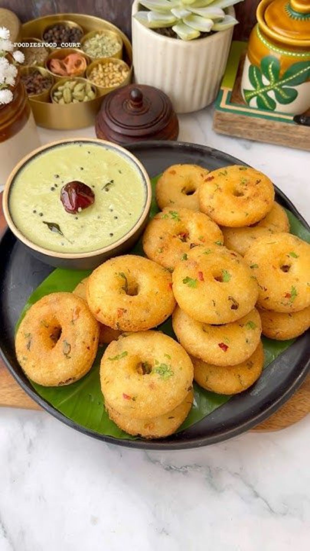 ரவா வடை