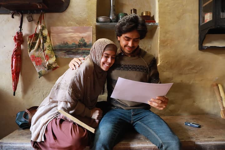 7 Reasons why Reema Kagati's 'Superboy of Malegaon' is one-day; In the pics 2 Tribute to the love of cinema: Melagaon's superboy is a heartfelt tribute to the love of cinema. Based on a true story, it follows in willing filmmakers who are inspired by their passion, removing the struggles and challenges to bring their dreams into life. His journey reflects the dedication behind filmmaking, making this film a true Ode for every filmmaker and magic of filmmaking.
