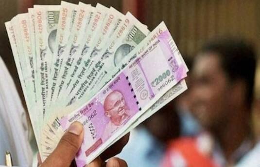 Financial security in old age is important for everyone. In such a situation, choosing the right pension scheme becomes very important. Life Insurance Corporation of India's Smart Pension Scheme can provide you with financial freedom and stability after retirement. Let's know what this scheme is, who will get its benefits and what is the application process.